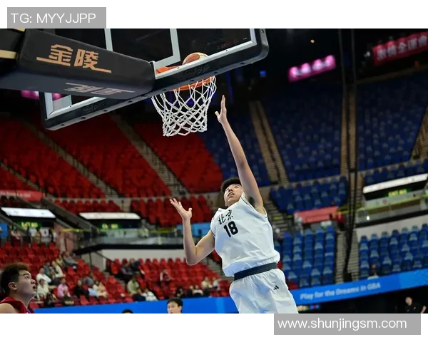 赛后分析:北京篮球队与南京篮球队实力对比及比赛亮点回顾 赛后分析:北京篮球队与南京篮球队实力对比及比赛亮点回顾