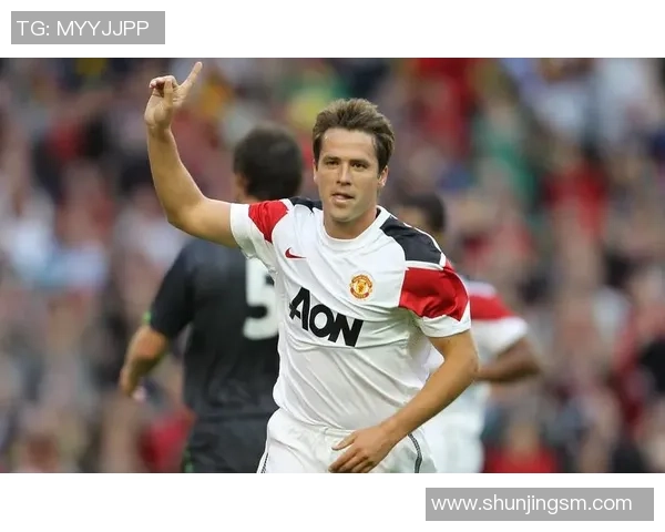 足球明星独特发型刻字创意展示引领时尚潮流的视觉盛宴 足球明星独特发型刻字创意展示引领时尚潮流的视觉盛宴