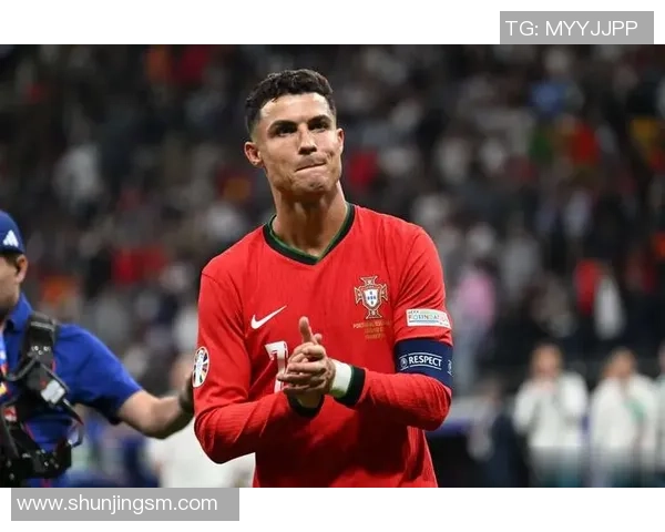 进球最多的中锋足球明星盘点与历史成就分析 进球最多的中锋足球明星盘点与历史成就分析