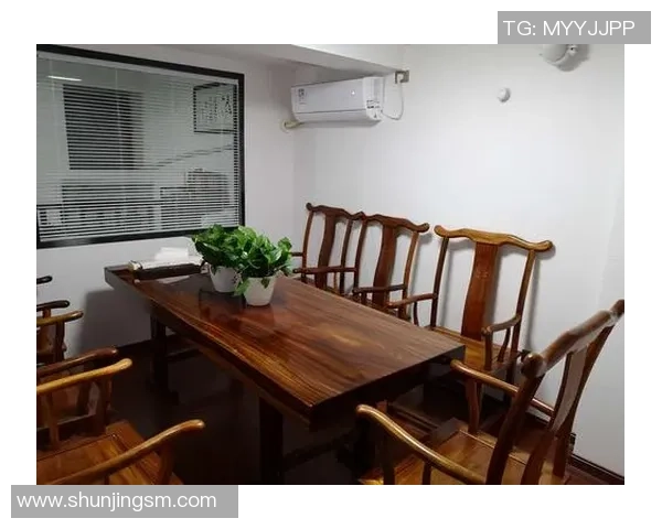 足球明星飞龙的精彩瞬间与生平故事全解析 足球明星飞龙的精彩瞬间与生平故事全解析